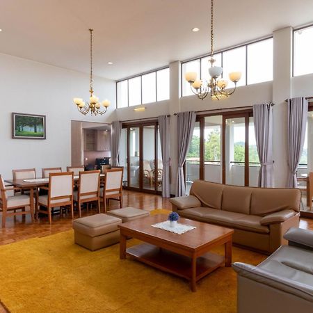 Family Only Amazing City View Villa - De Reiz Firen Syariah Бандунг Екстериор снимка